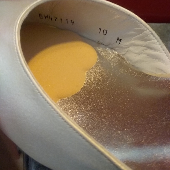 Stuart Weitzman shoes - Picture 4 of 4